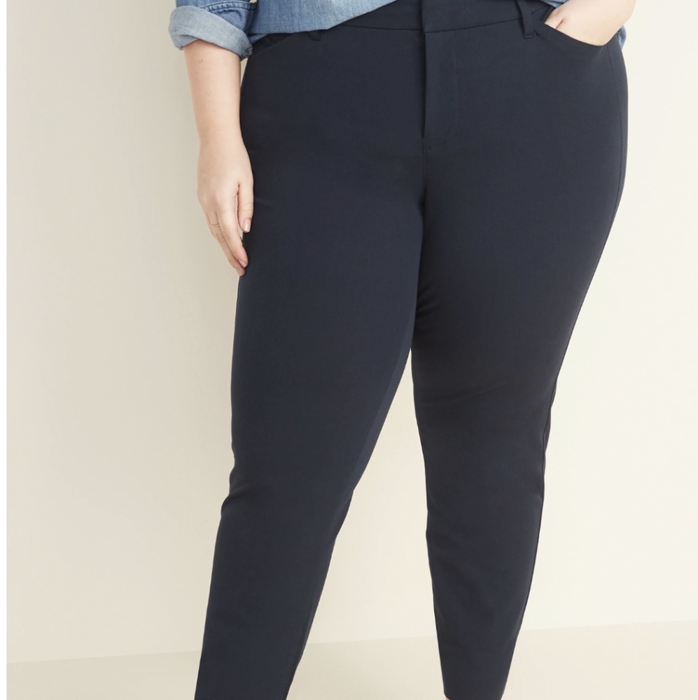 Old Navy Navy Pixie Pants (Size 16)